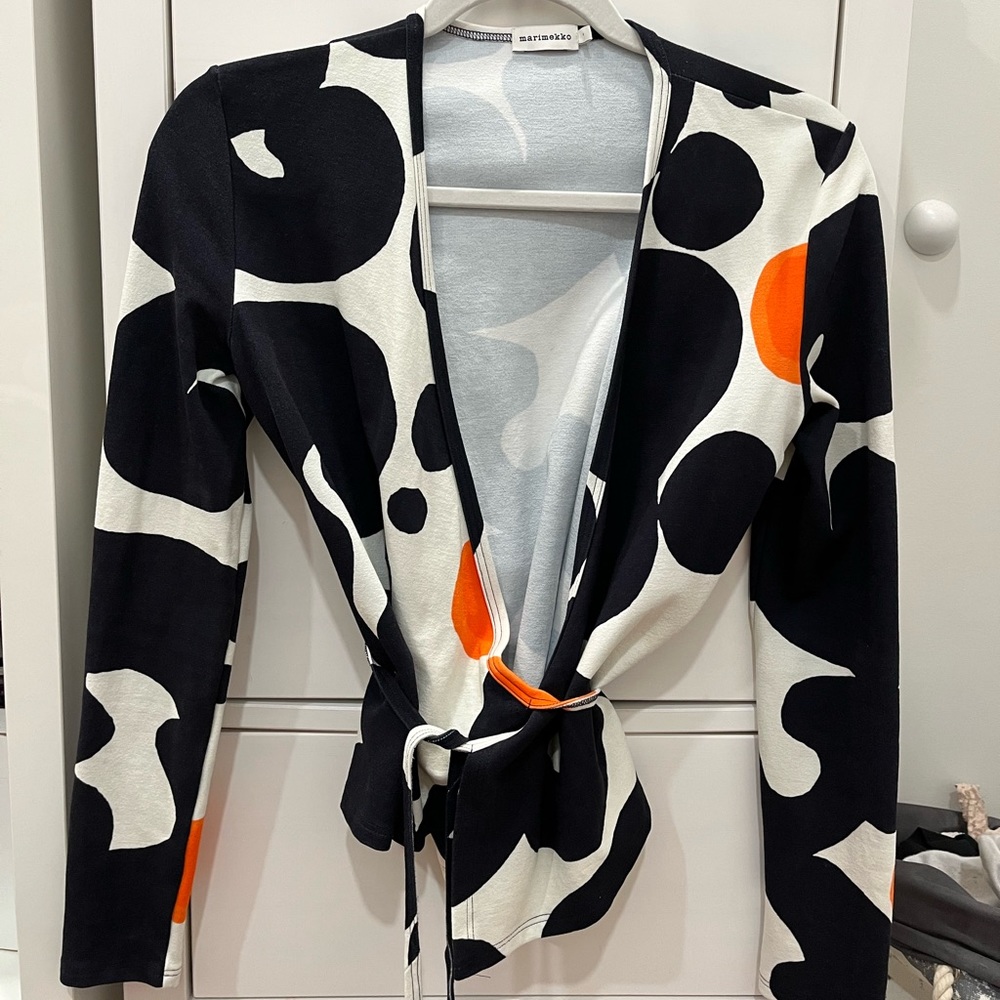 Marimekko wrap top